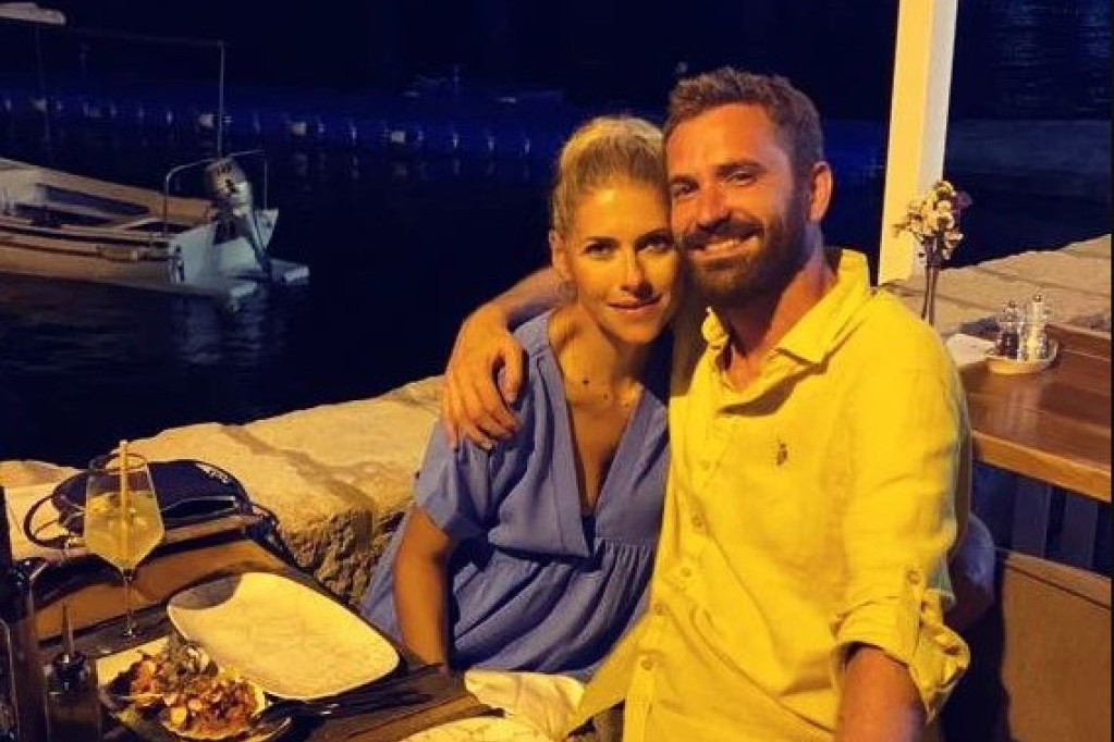 Bivša žena Momčila Otaševića ima novu ljubav? Svi tvrde da je započela vezu sa ovim muzičarem