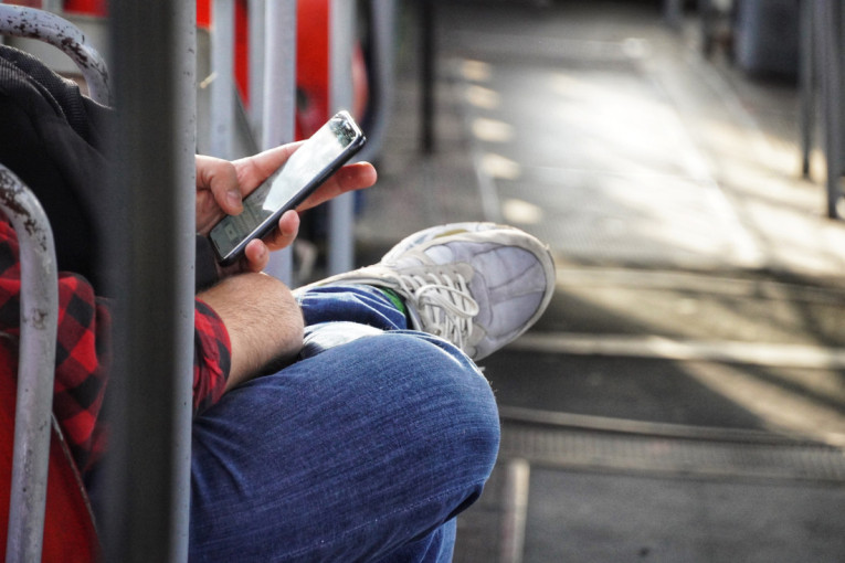 Google vas stalno prisluškuje, pa čak i kada ne koristite mobilni telefon: Proverite to i sami