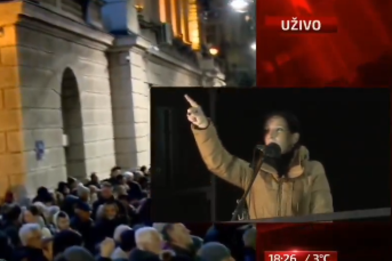 Marinika se totalno pogubila: Pričinjava joj se Vučić iz Predsedništva, a on na hiljadu kilometara odatle! (VIDEO)