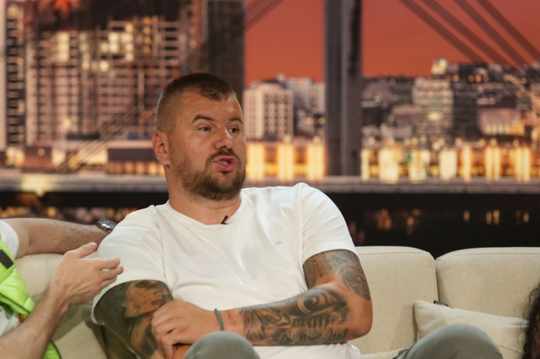 Janjušu se nabacuje udata žena, objavio šok prepisku: Sram te bilo, kako ti nije žao čoveka?