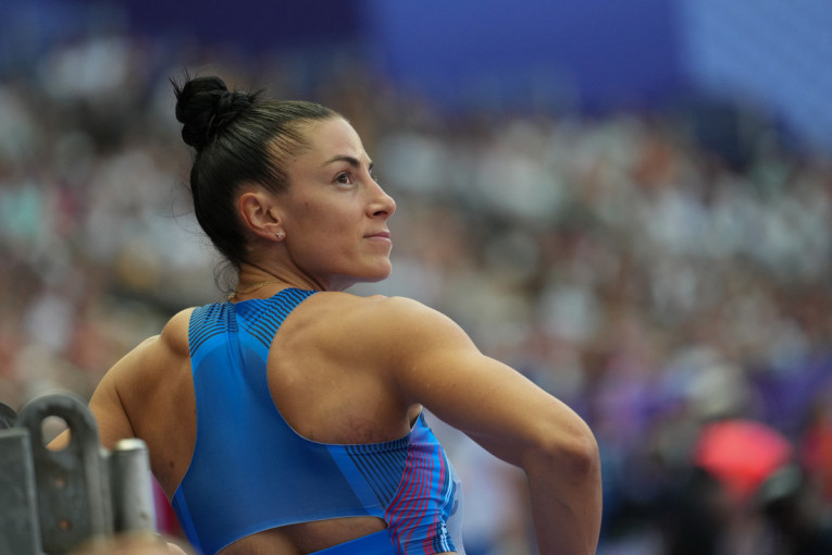 Ivana Španović skočila u blokaderski ambis! (VIDEO)