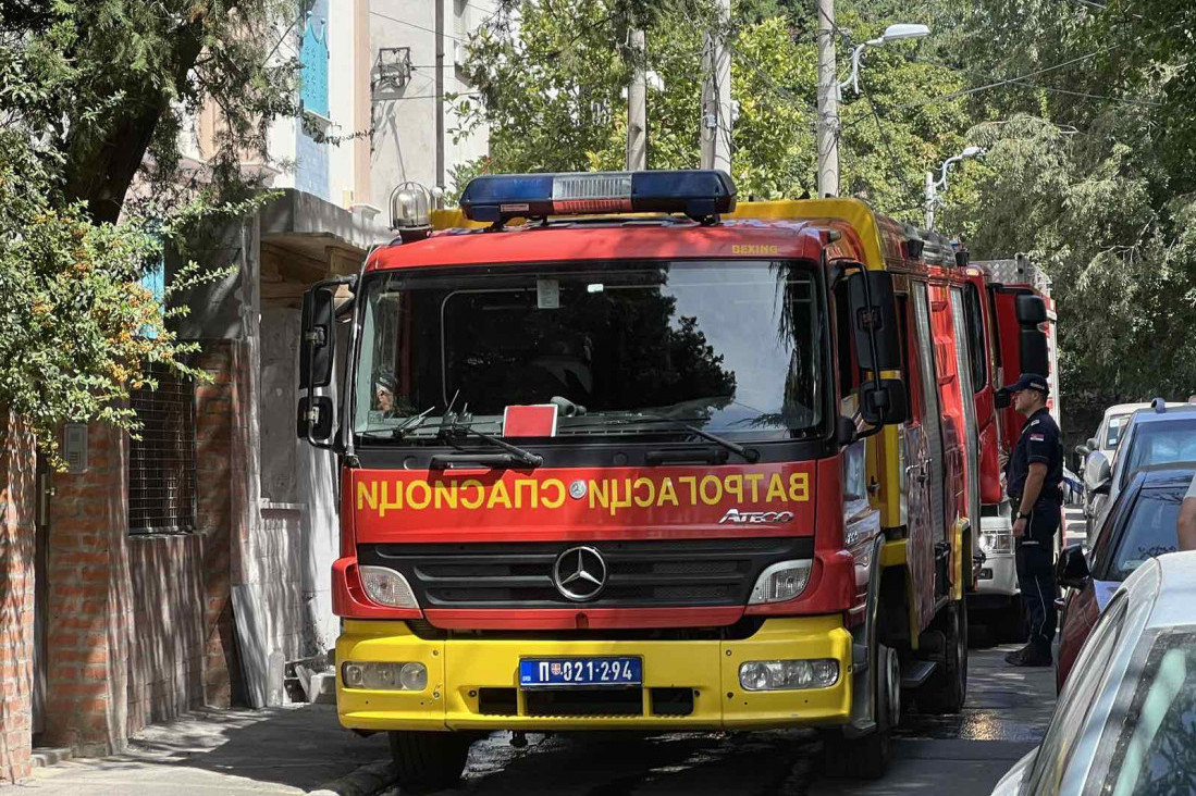 Vatra gutala sve pred sobom: Požar u selu Brančići uništio dva pomoćna objekta!