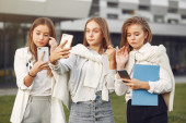 Koji je telefon najbolji na svetu? Veštačka inteligencija analizirala više od milion recenzija i napravila listu