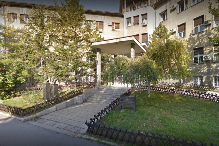 "Odgovornost je u vašim rukama": Studenti Medicinskog fakulteta uputili apel Dekanskom kolegijumu i Nastavno-naučnom veću (FOTO)