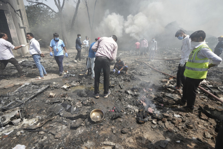 Indija zavijena u crno: Avion smrti odneo najmanje 133 života (FOTO/VIDEO)